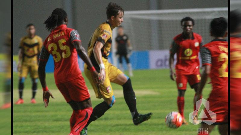 Mitra Kukar vs Barito Putera. - INDOSPORT
